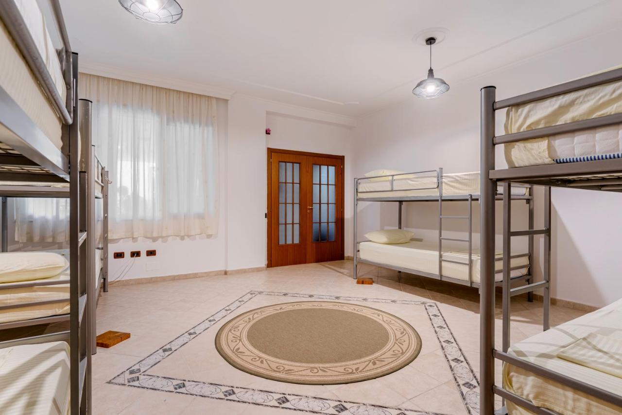 Hostel Nena Semi Tirana Zewnętrze zdjęcie