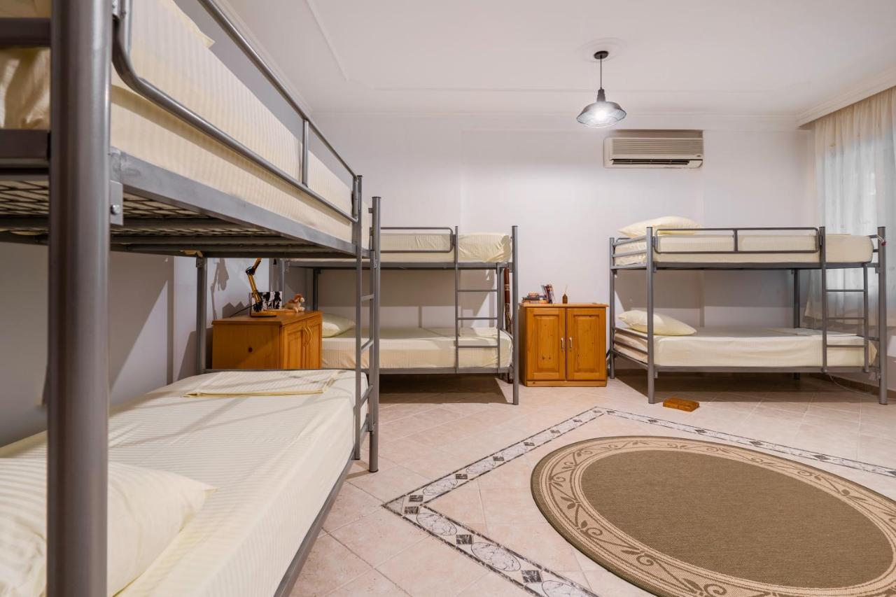 Hostel Nena Semi Tirana Zewnętrze zdjęcie