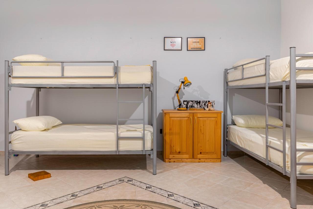 Hostel Nena Semi Tirana Zewnętrze zdjęcie