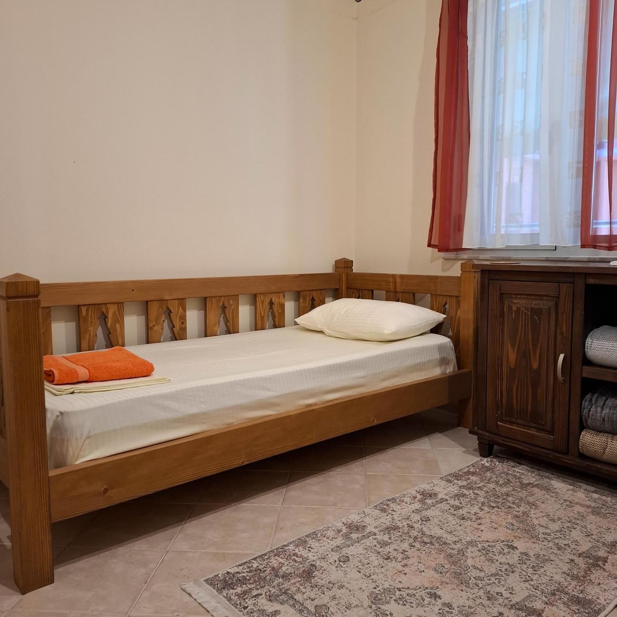 Hostel Nena Semi Tirana Zewnętrze zdjęcie